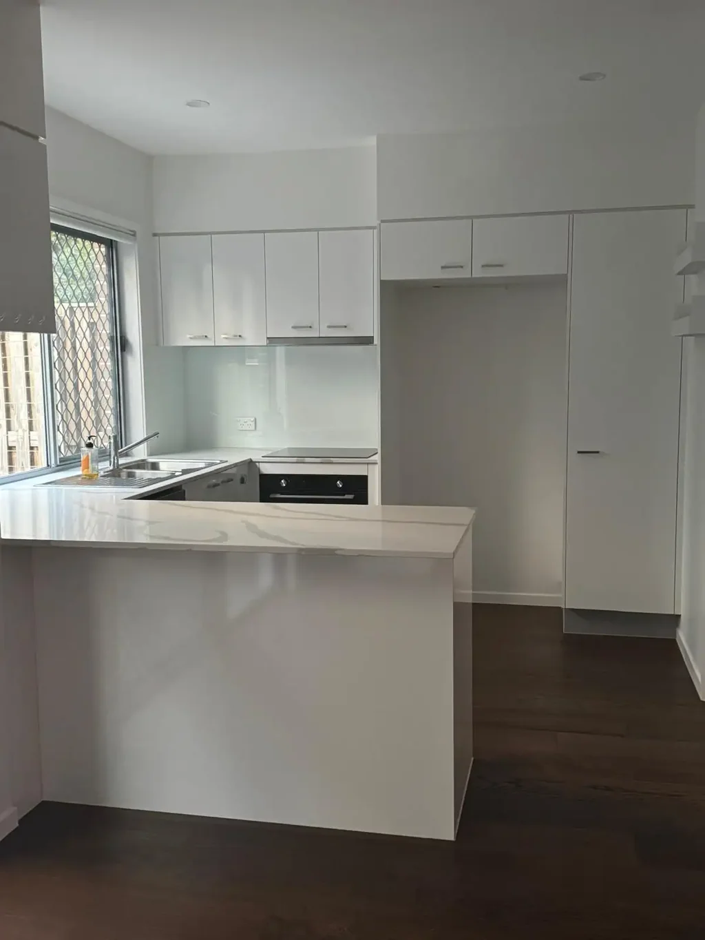 Modern 4-Bedrooms Townhouse in Wynnum West