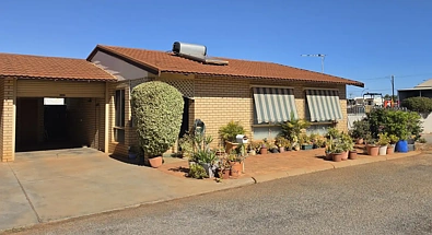 Carnarvon 3房  Rare Three Bedroom Unit In This Complex