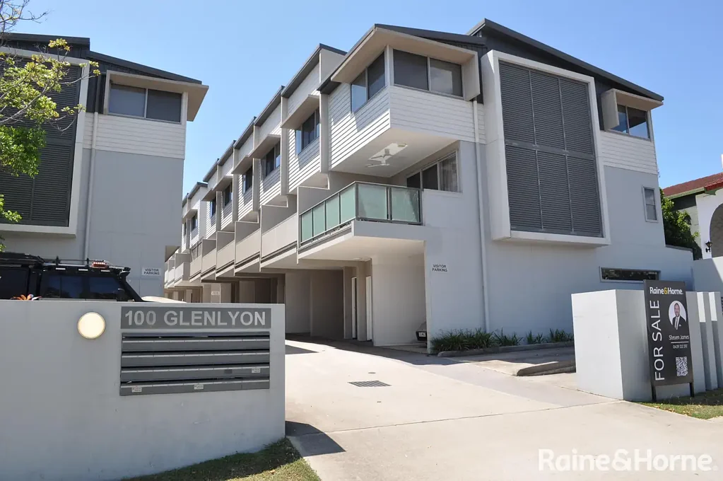 Gladstone Central 2ห้องนอน STYLISH, INNER CITY LIVING, GREAT RETURN of $500 Per Week - GET HERE FAST.. !