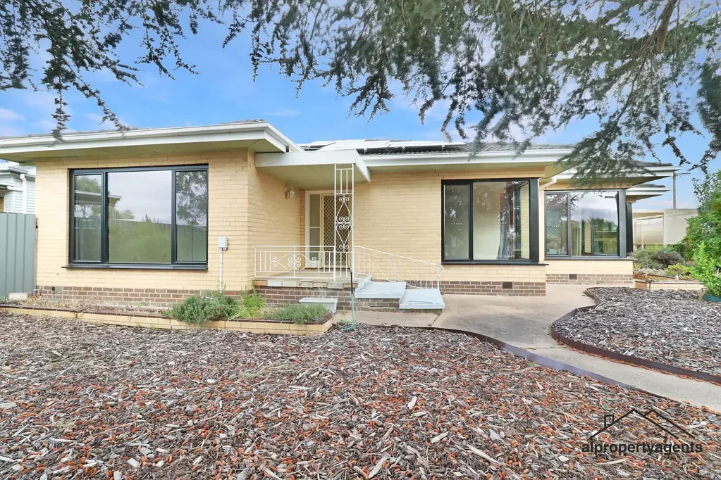 12 Kooyong Street, Horsham, VIC 3400