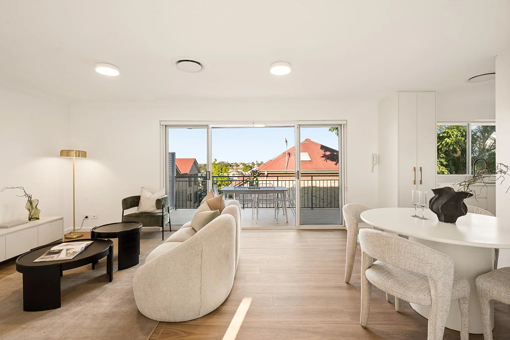 Hawthorne 2 Slaapkamer A Refined Top-Floor Retreat in the Heart of Hawthorne