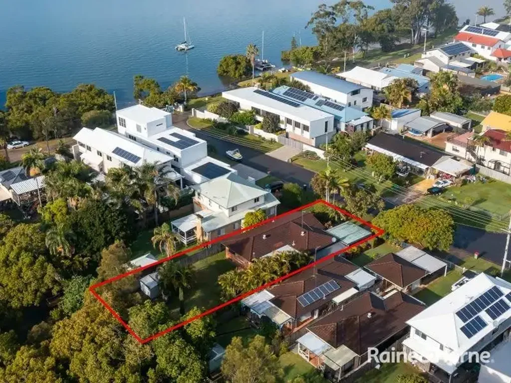 Redland Bay 4कमरा YOUR CHANCE FOR A SEA CHANGE!