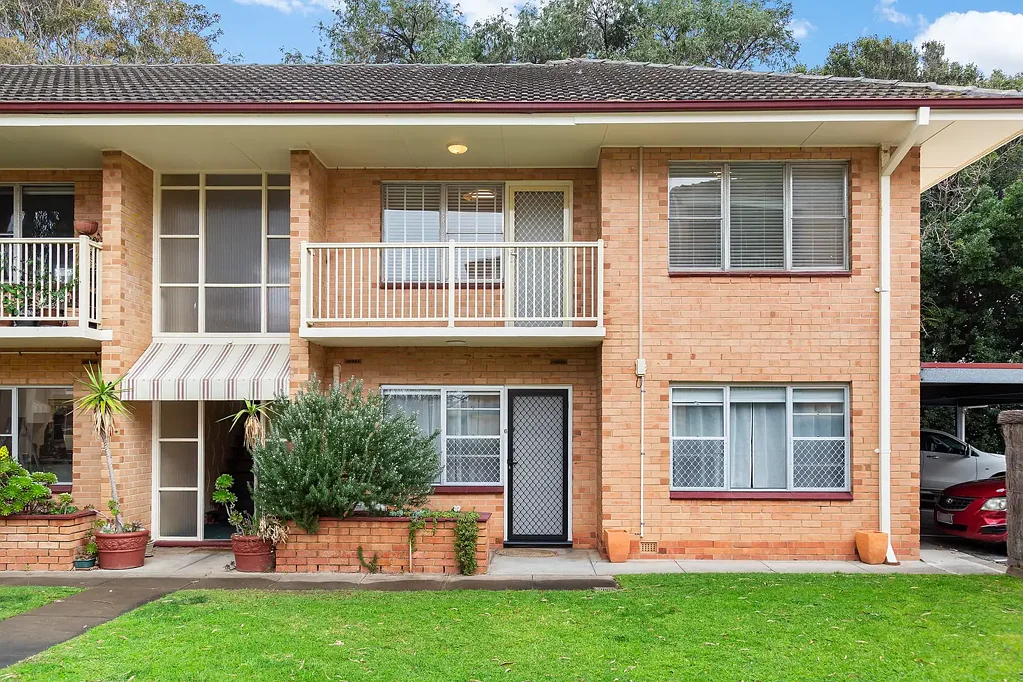 Somerton Park 2Moenga Freshly Renovated Unit Just Moments from Somerton Park Beach