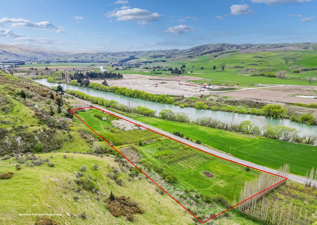 Ettrick  Lifestyle opportunity with income potential