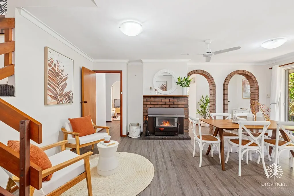 Lesmurdie 3ਬੈੱਡਰੂਮ Gecko Hideaway  :  entry level Western Lesmurdie  :  2039sqm block