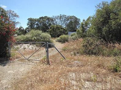 Wanneroo LAND -  SURROUNDED BY RESIDENTIAL SUBDIVISION- RARE OPPORTUNITY.