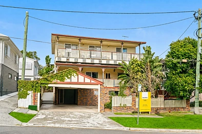 Camp Hill 7Zimmer Rare Elevated Camp Hill Opportunity with Panoramic Brisbane City Views, Exceptional Multi-Generational Flexibility & LMR2 Zoning