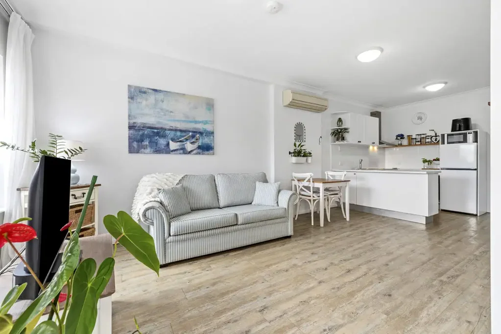Coolangatta 1침실 Another Property Sold by Roz Wolfe