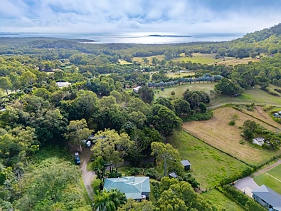 Grasstree Beach 4Zimmer COASTAL ACREAGE WITH VIEWS, SHED SPACE & LIFESTYLE CHOICES