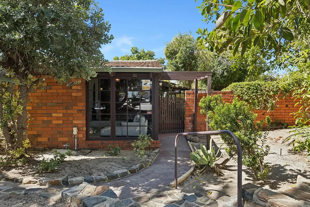 104 Bridgewater Drive, Kallaroo, WA 6025