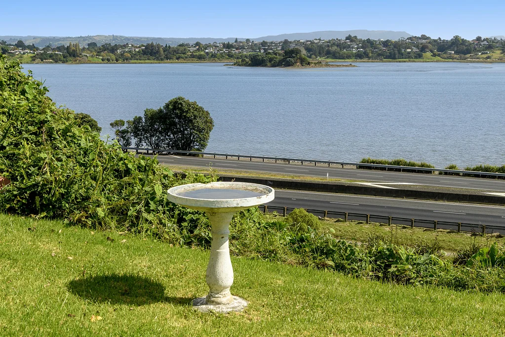 Tauranga Central 2침실 Sharp new price - walk to everything