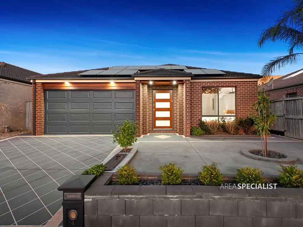 Modern Family Living in Prestigious Marriott Waters Estate