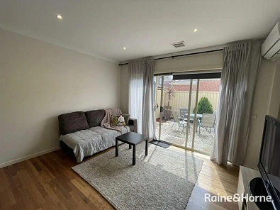 3/26 Mckinley Drive, Roxburgh Park, VIC 3064, 3 slaapkamers, 2 badkamers, House