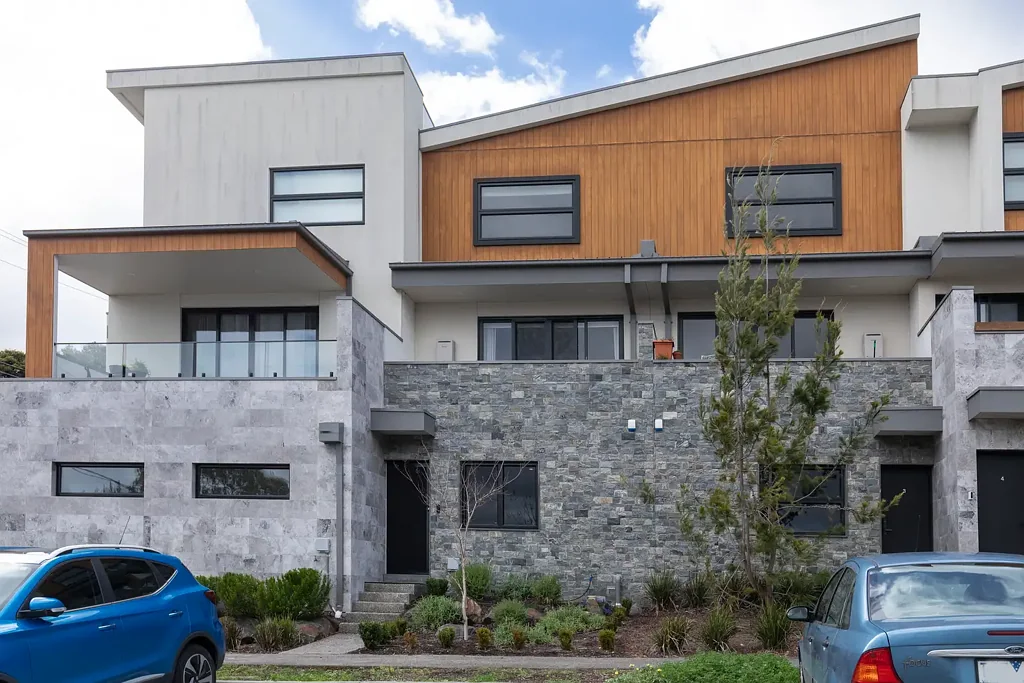 Contemporary Furnished Town Residence in the Heart of Eltham
