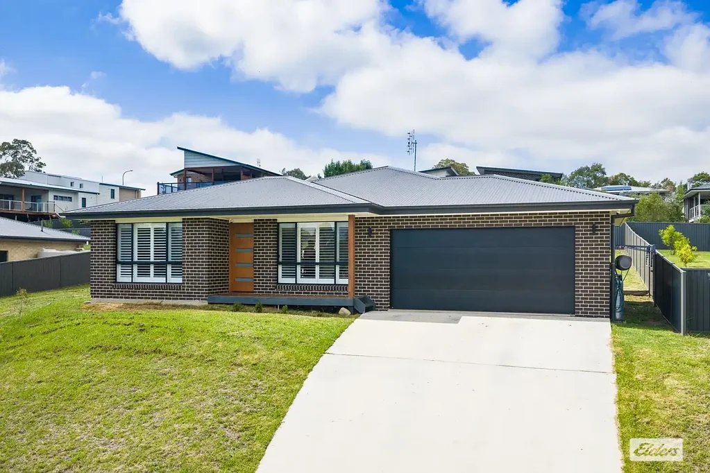 42 Howard Avenue, Bega, NSW 2550