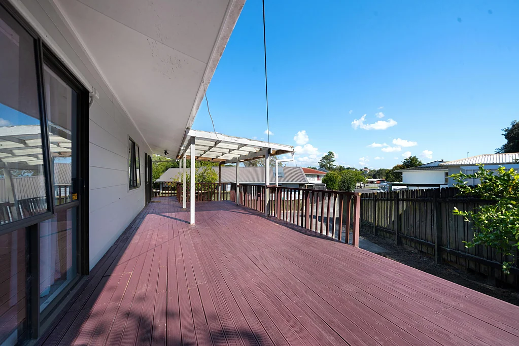 1/76 Chilcott Road, Henderson, Waitakere City, Auckland