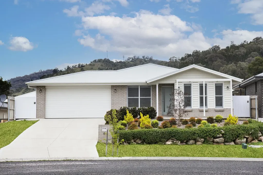 Mudgee 4房  Light. Luxury. Location.