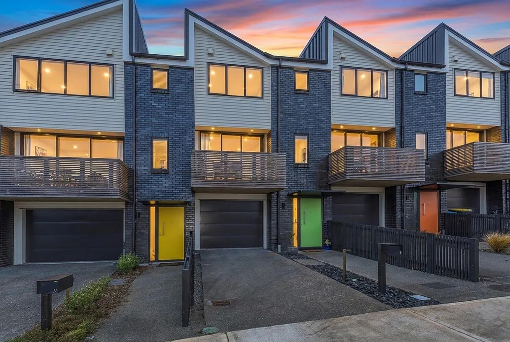 Whitby 3Moenga EFFORTLESS LIVING