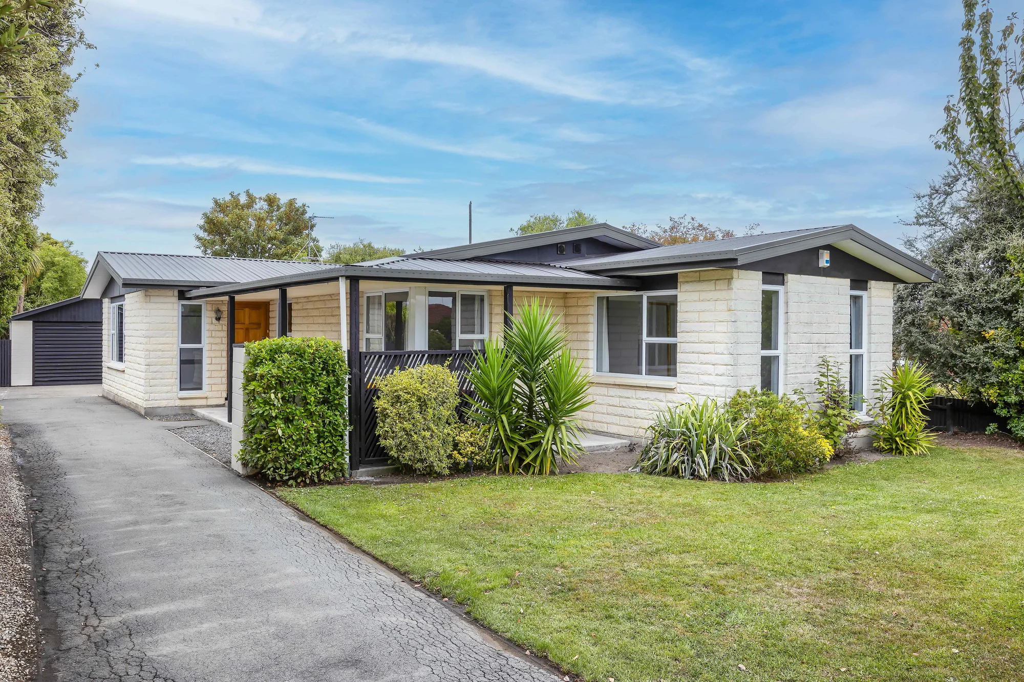 Sunny & Spacious in the Heart of Rangiora
