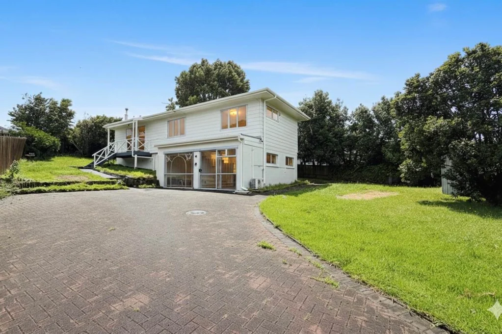 20 Charntay Avenue, Clover Park, Manukau City