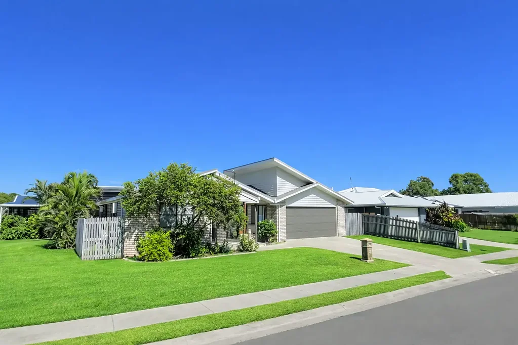 2/1 Cullen Close, Bowen, QLD 4805