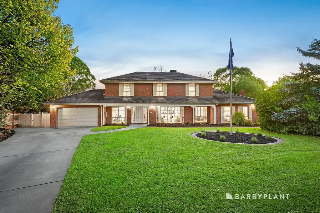 Lysterfield 5房  Resort style family serenity.