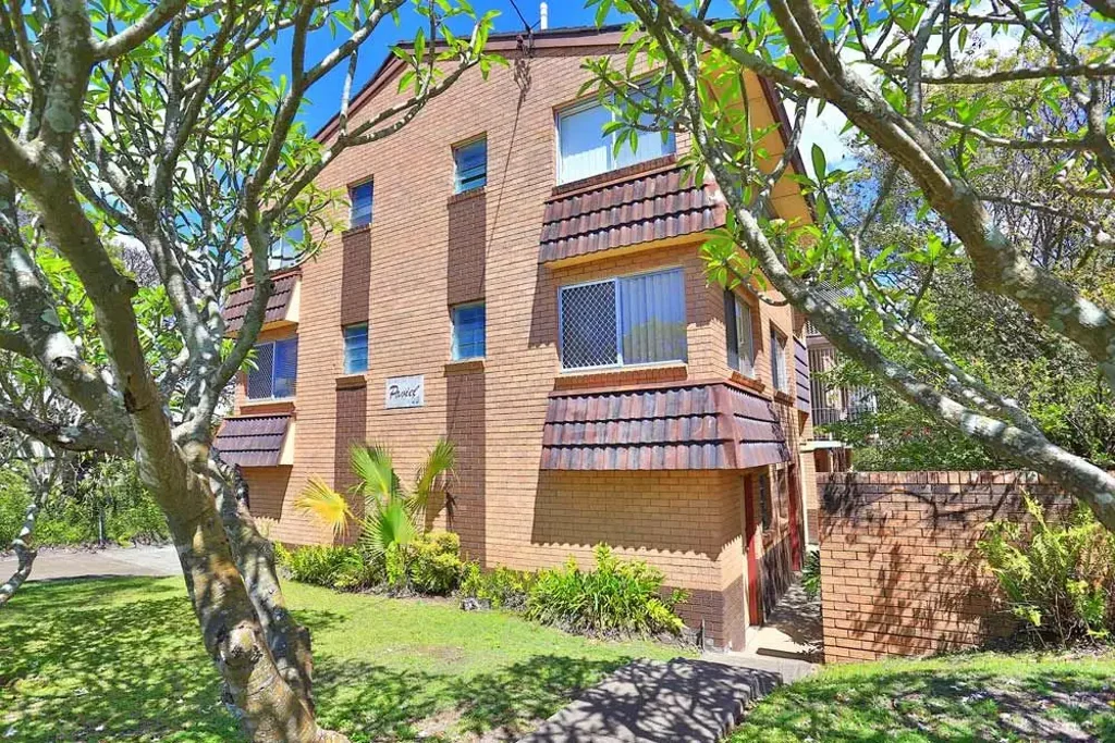 Immaculate Solid Brick Unit - Close to Transport!