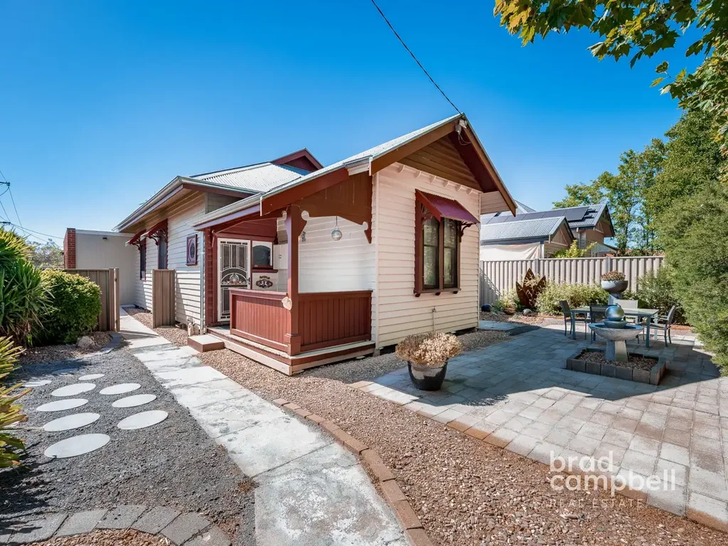 Shepparton 3ห้องนอน BEAUTIFULLY UPDATED 1920's EDWARDIAN & PERFECTLY LOCATED