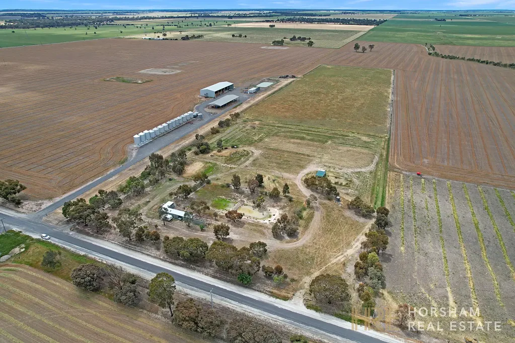 Drung Escape to the Country,