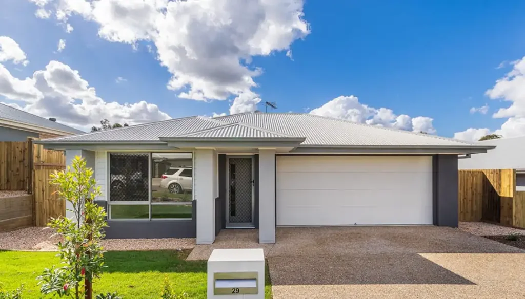 Spacious Family Home in the Heart of Bellbird Park!