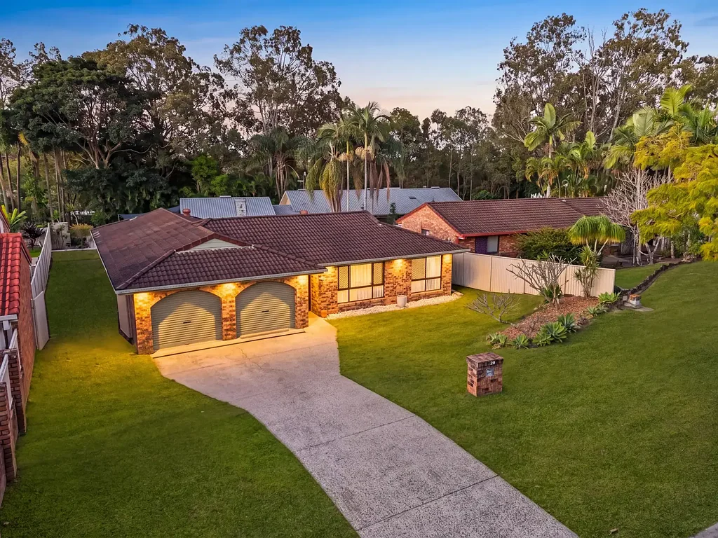 Helensvale 3房  Spacious Family Living with Future Renovation Potential