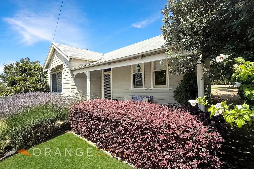 Orange 2房  Charming, Light-Filled and Move-In Ready