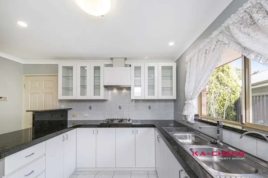 Private, Comfortable & Low-Maintenance Living in Bedford