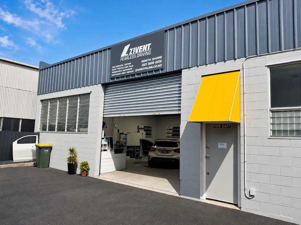 Wairau Valley 147 m2 Hillside Industrial - 90% Warehouse!