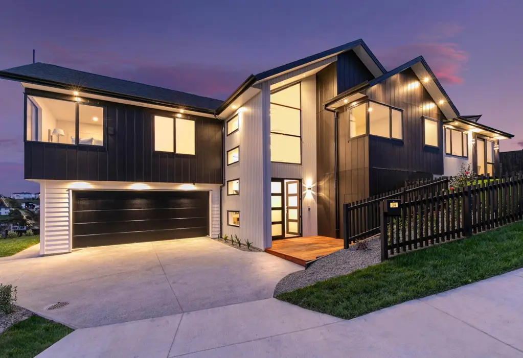 Millwater 6બેડરૂમ Sunlit Sanctuary Modern Elegance for Family