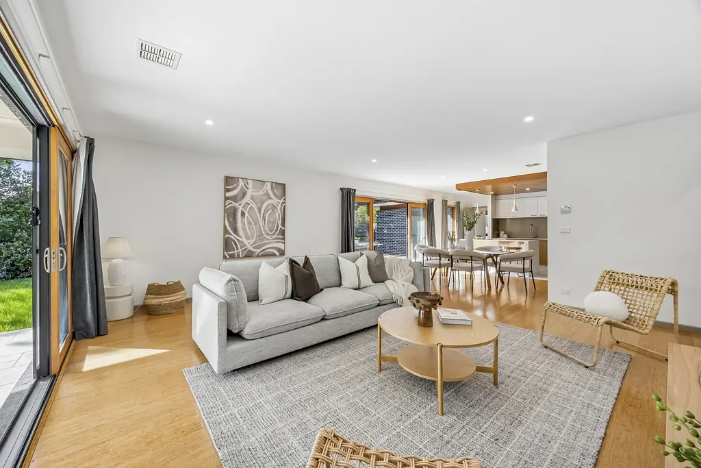 Downer 4ห้องนอน Designer Family Home with Comfort and Style