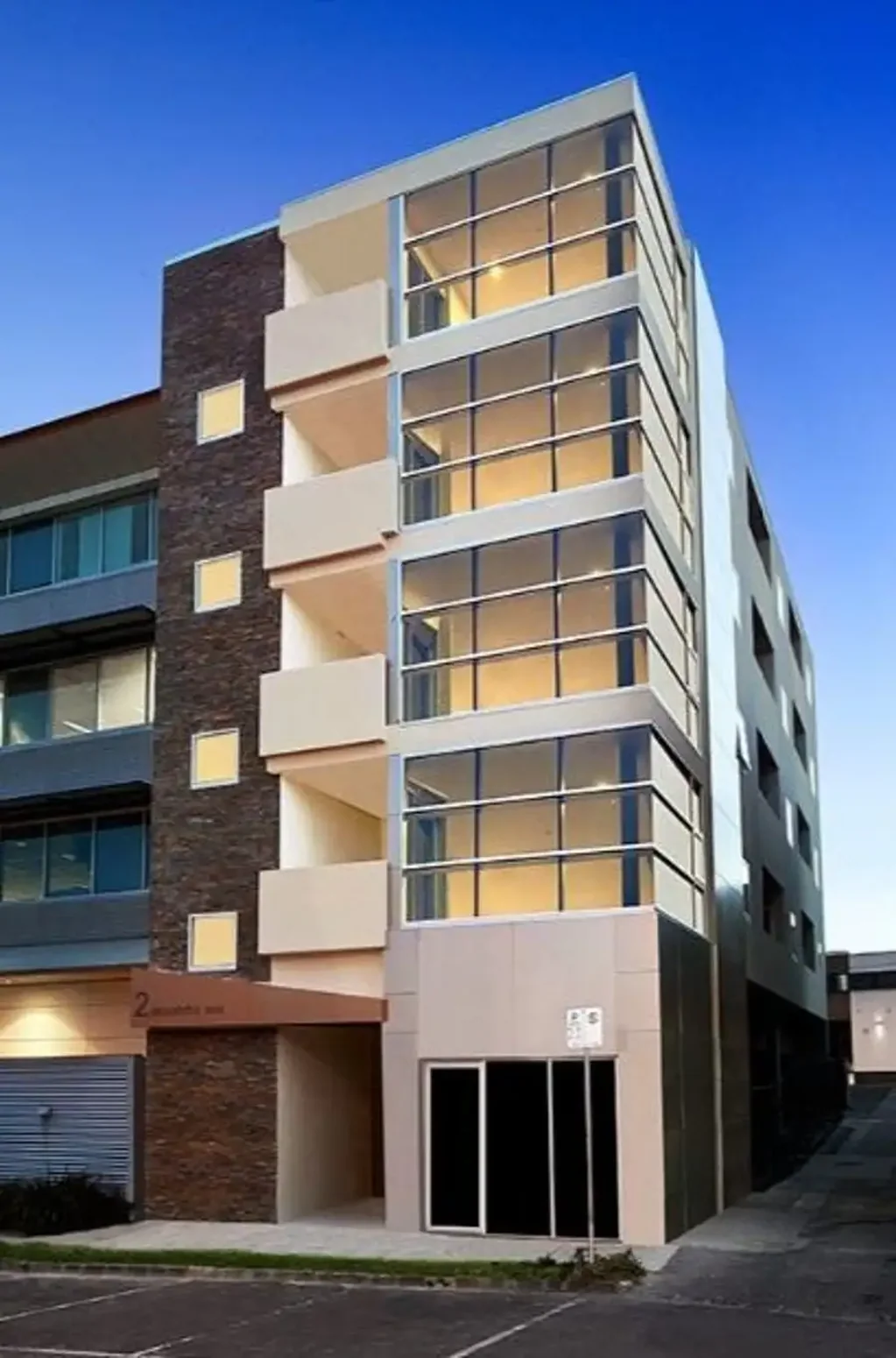 Spacious Apartment in Ideal Spot!