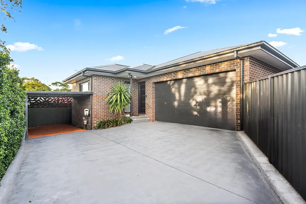 Warilla 3 Bedroom Oversized Private, Spacious and Perfectly Positioned Villa