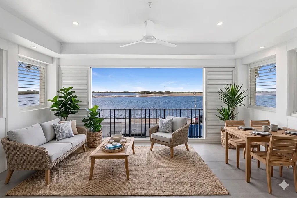 Labrador 3房  Waterfront Spacious Villa Offering An Exclusive Coastal Lifestyle
