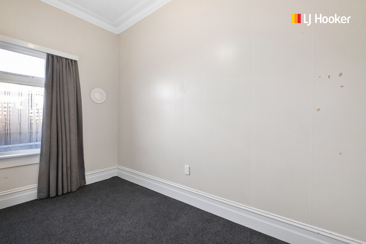 74 Hargest Crescent, Saint Clair, Dunedin, 4 rūma, 0 rūma horoi