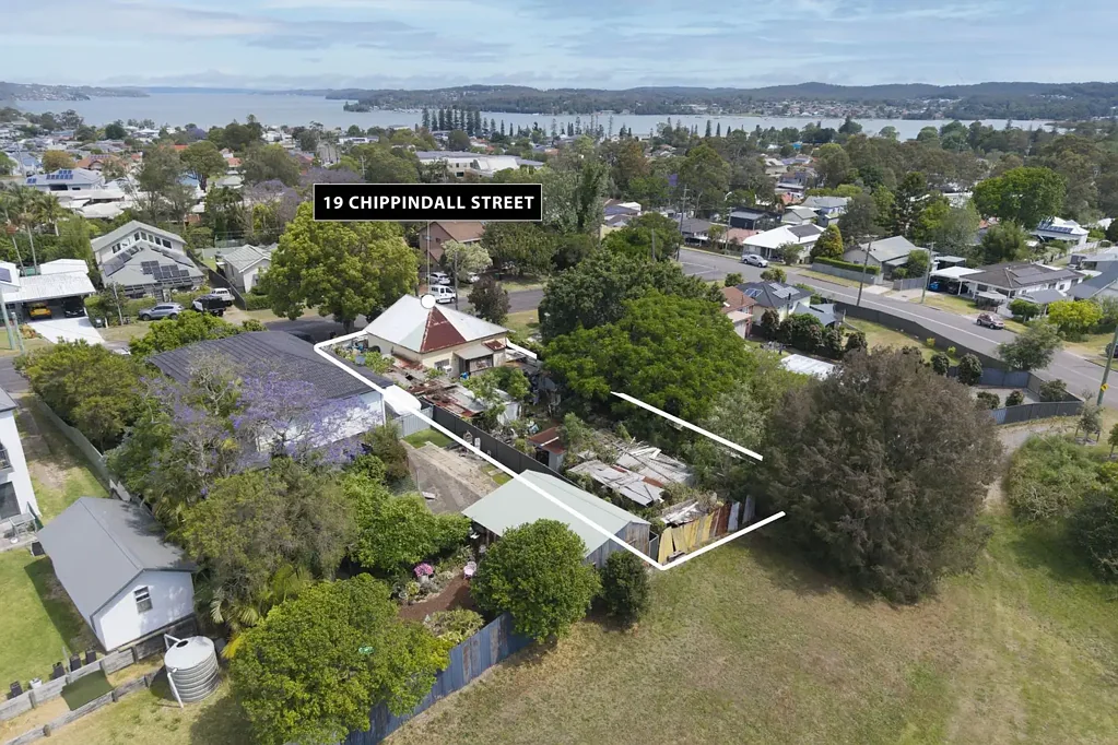 Speers Point 2房  809sqm block, bring your vision for new home or development