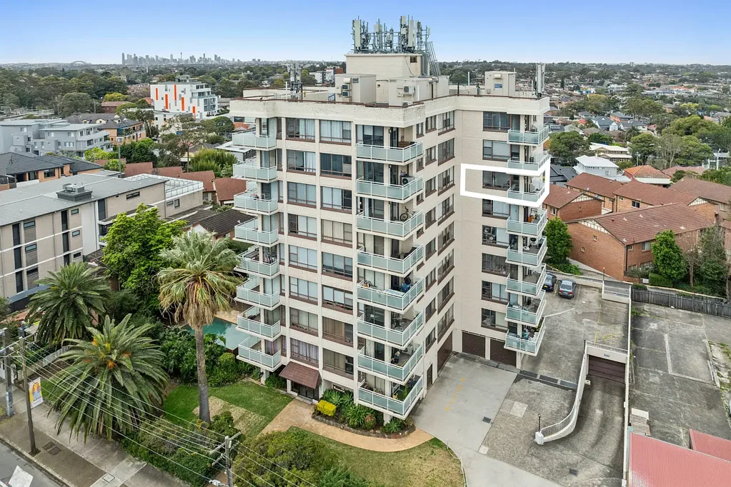 Enfield 2 Bedroom Freshly painted modern apartment with superb city views in `Beaumaris'