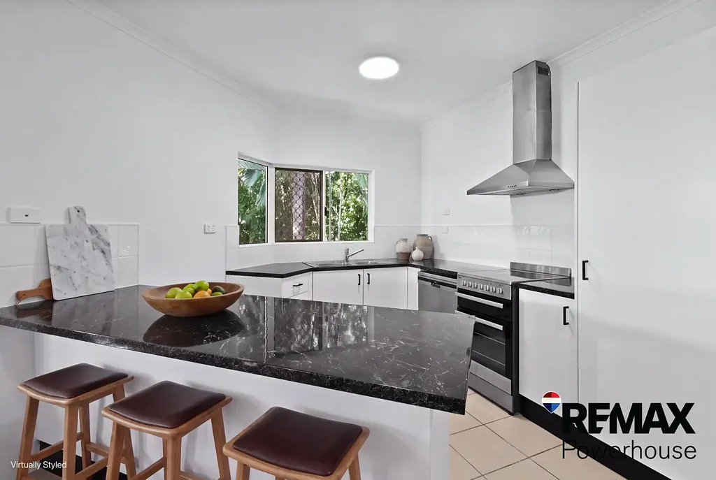 Trinity Beach 2房  Coastal Convenience Meets Effortless Living
