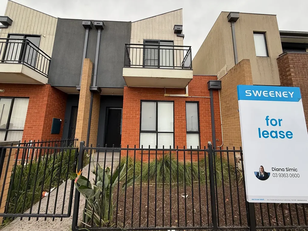 THREE BEDROOM TOWNHOUSE