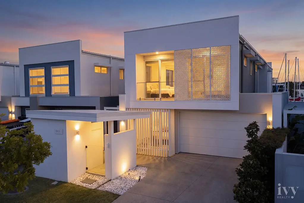 Hope Island 5 Slaapkamer Waterfront Luxury with Marina Views in Sanctuary Cove