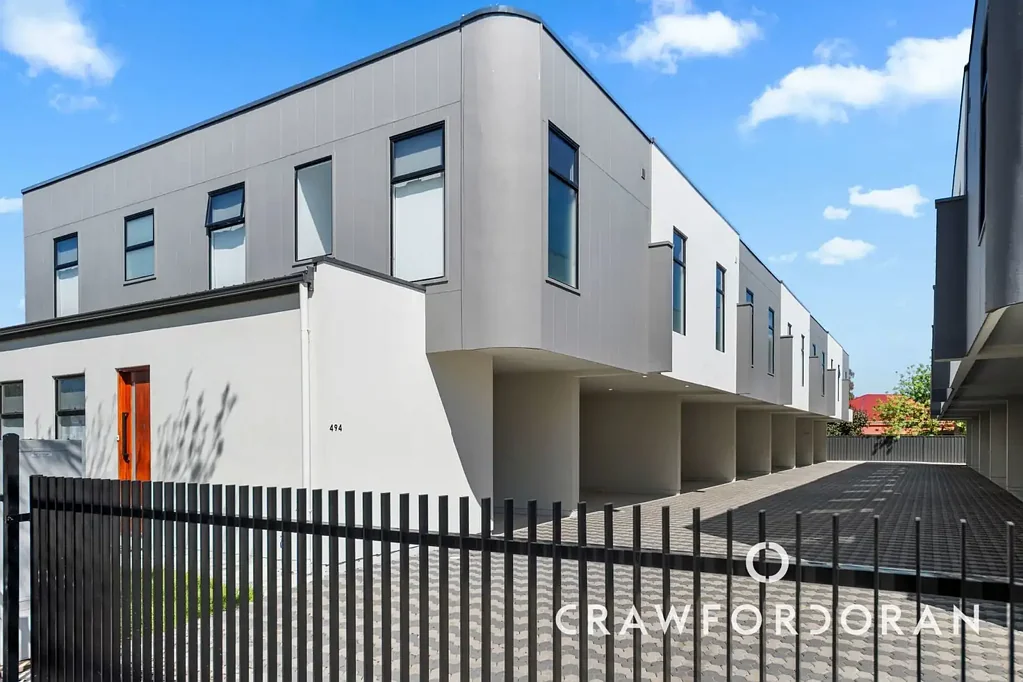 Welland 3 Slaapkamer Ultra-Modern & Secure Townhouse Living