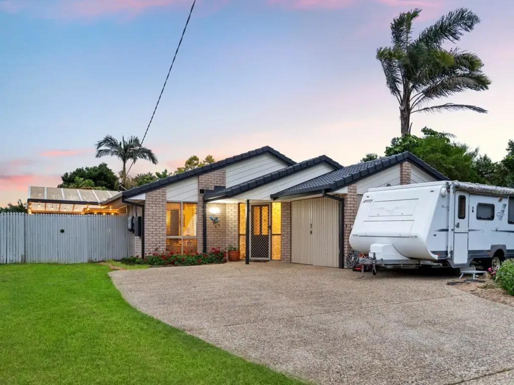 14 Beaufortia Court, Regents Park, QLD 4118