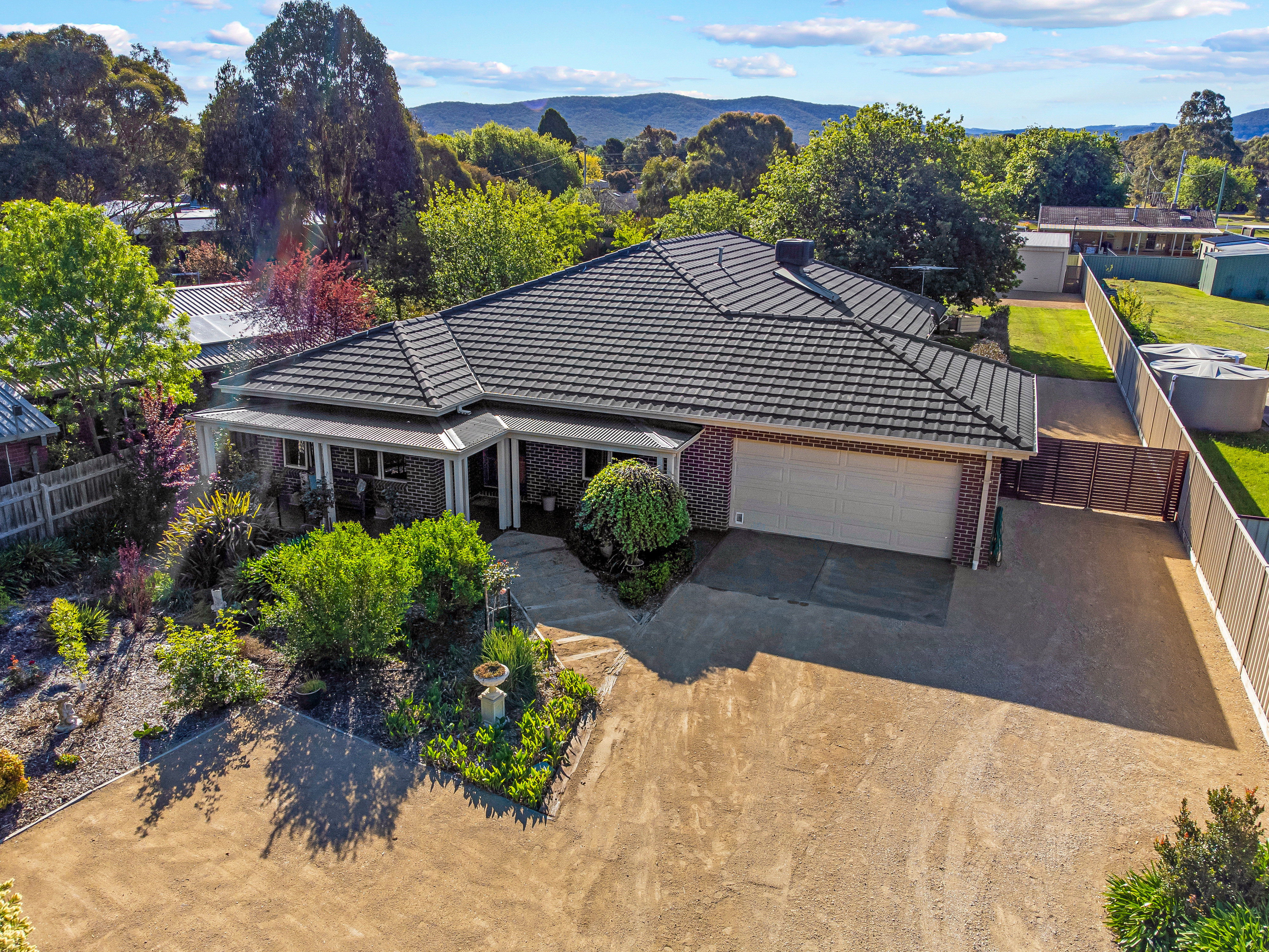 2B DOUGLAS CT, RIDDELLS CREEK VIC 3431, 0 rūma, 0 rūma horoi, House