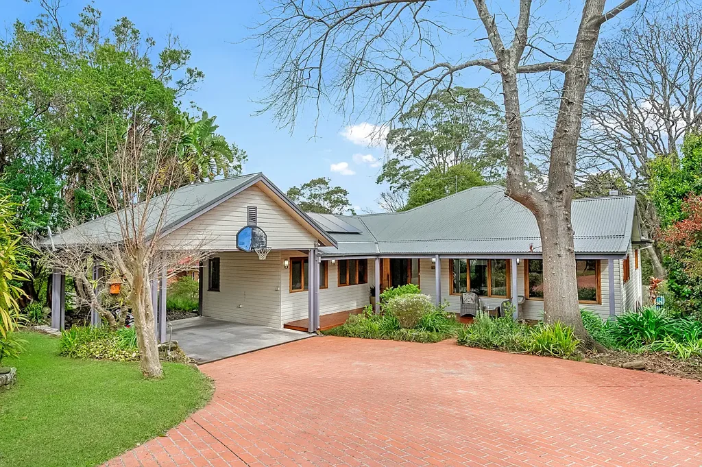 6 Hinemoa Avenue, Normanhurst, NSW 2076
