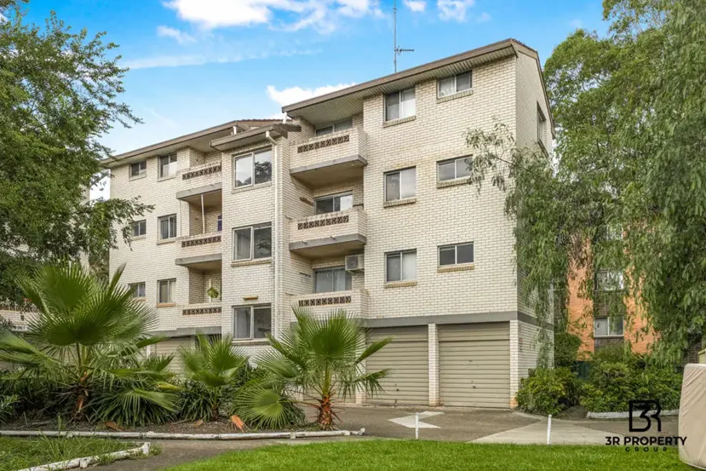 ONE BEDROOM APARTMENT IN PRIME PENRITH LOCATION!